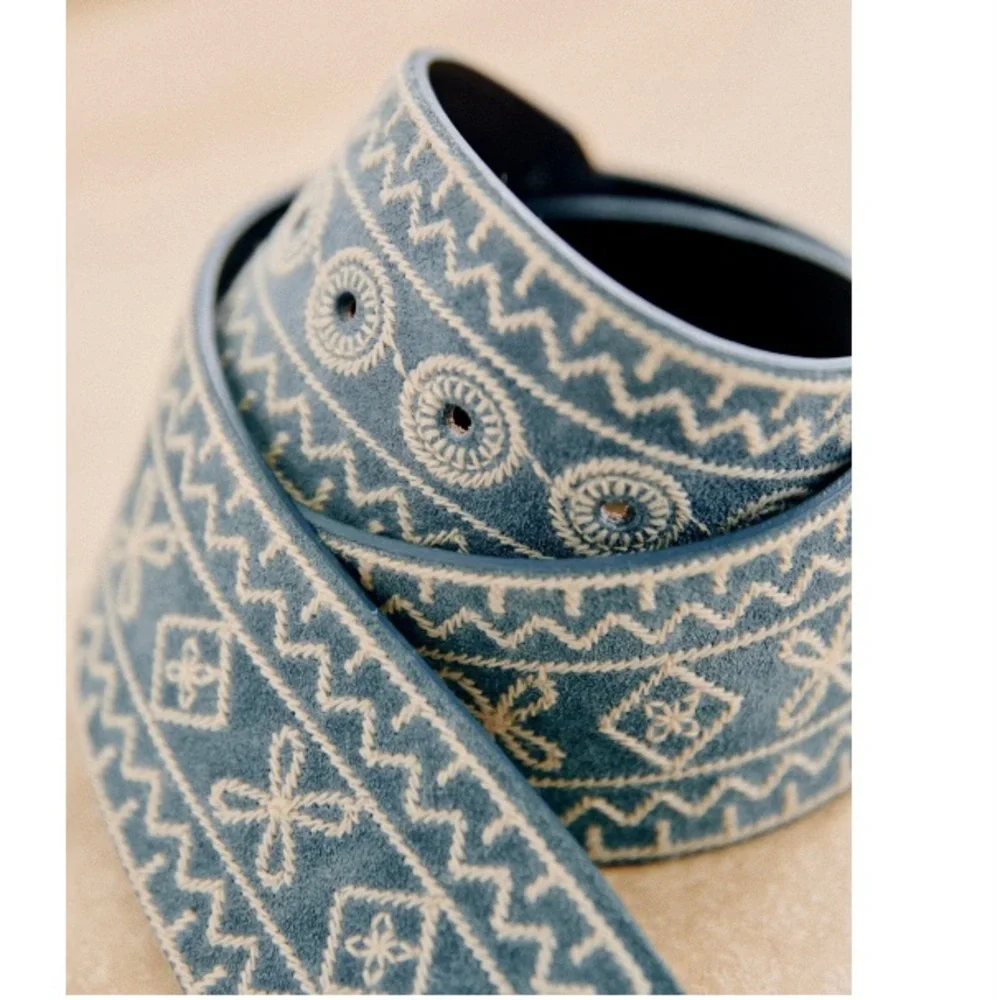 Sézane Louve Belt- 80cm. Excellent condition, like new